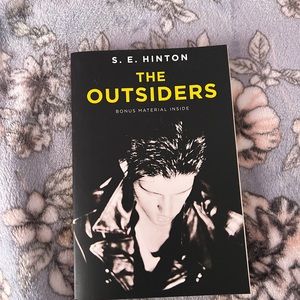 THE OUTSIDERS BY S.E. HINTON